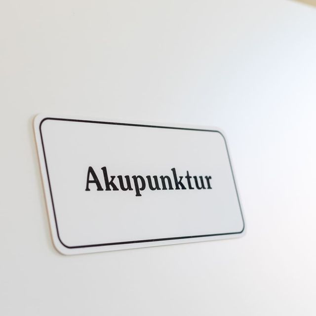 Schild Akupunktur